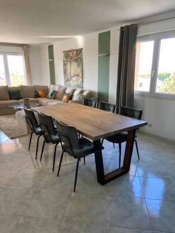 Appartement T4 Tres Bien Situe Et Climatise เอลเลอรูซ ภายนอก รูปภาพ